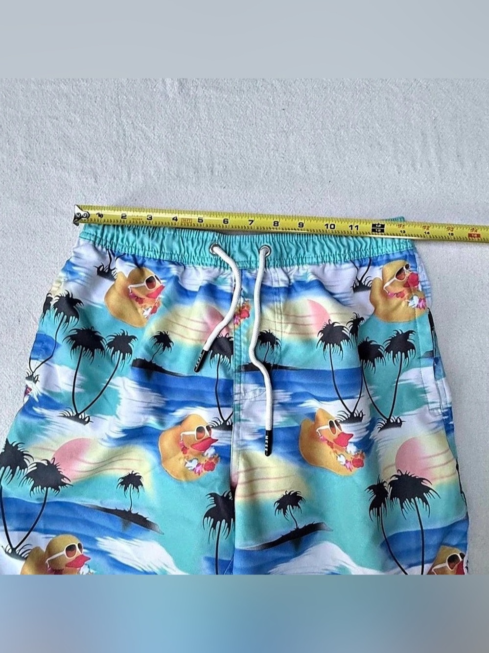 Neff Rubber Ducky Life Hot Tub Volley Swim Trunks Shorts Medium - Picture 3 of 7